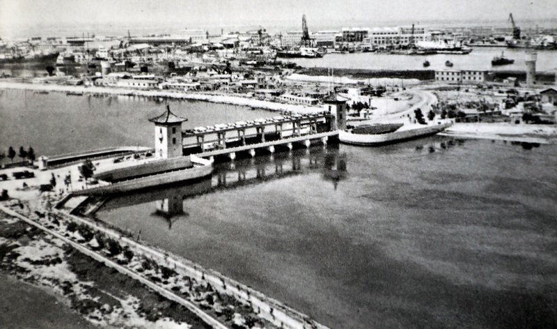 4.1958年海河防潮闸.JPG