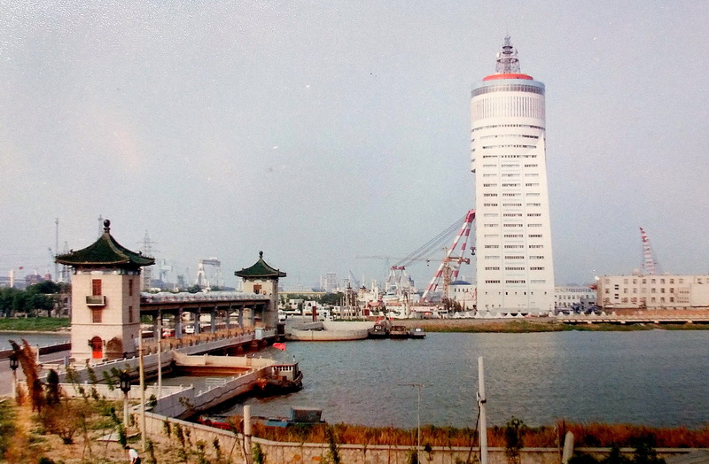 7.90年代海河防潮闸.jpg