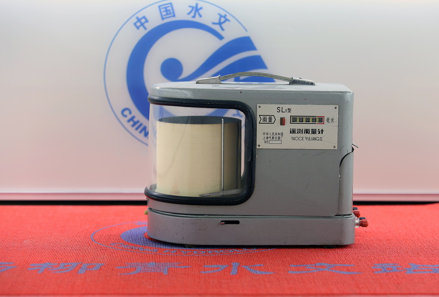 1979，SL1遥测雨量计，用于测量降水起止时间和降水强度.jpg