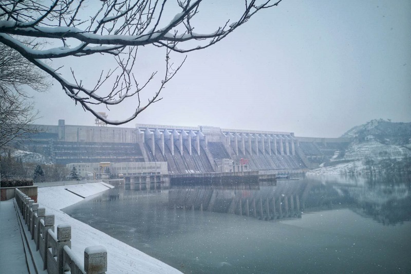 4.雪后的潘家口水利枢纽.jpg