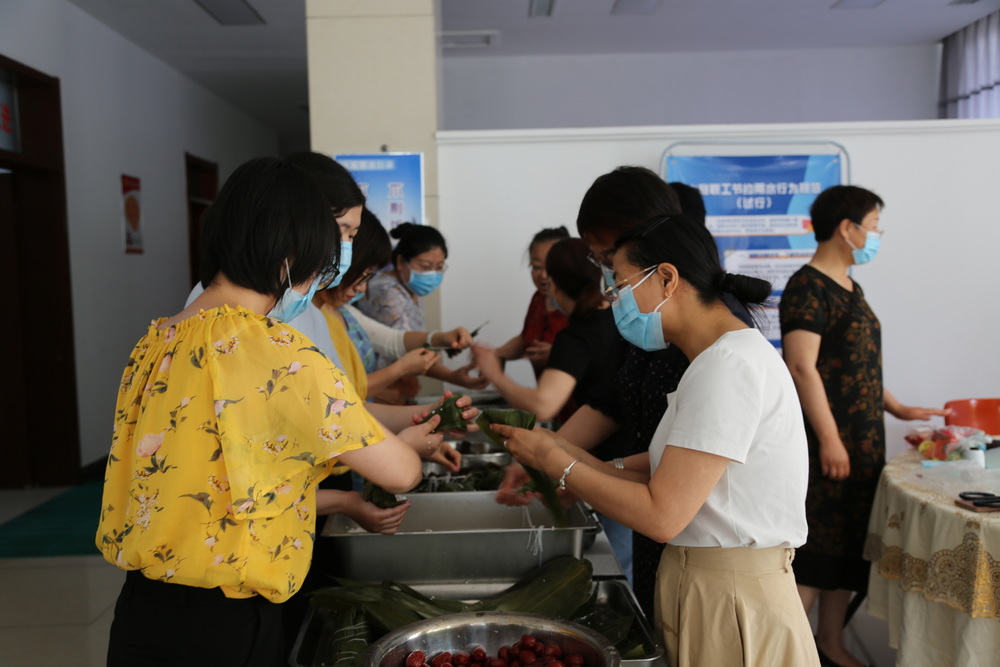 11端午节包粽子活动.jpg
